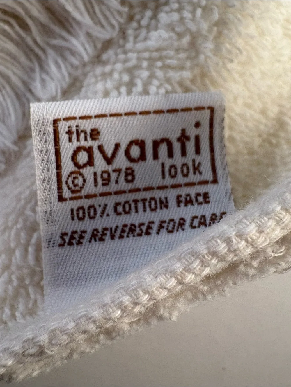 Vintage Avanti Towel Set 2 Piece Cream Pink Lace Satin Trim Cottagecore  1978